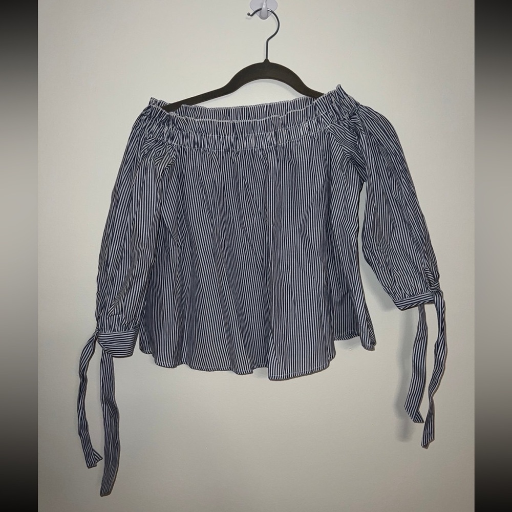 American Eagle Off‎ the Shoulder Blouse